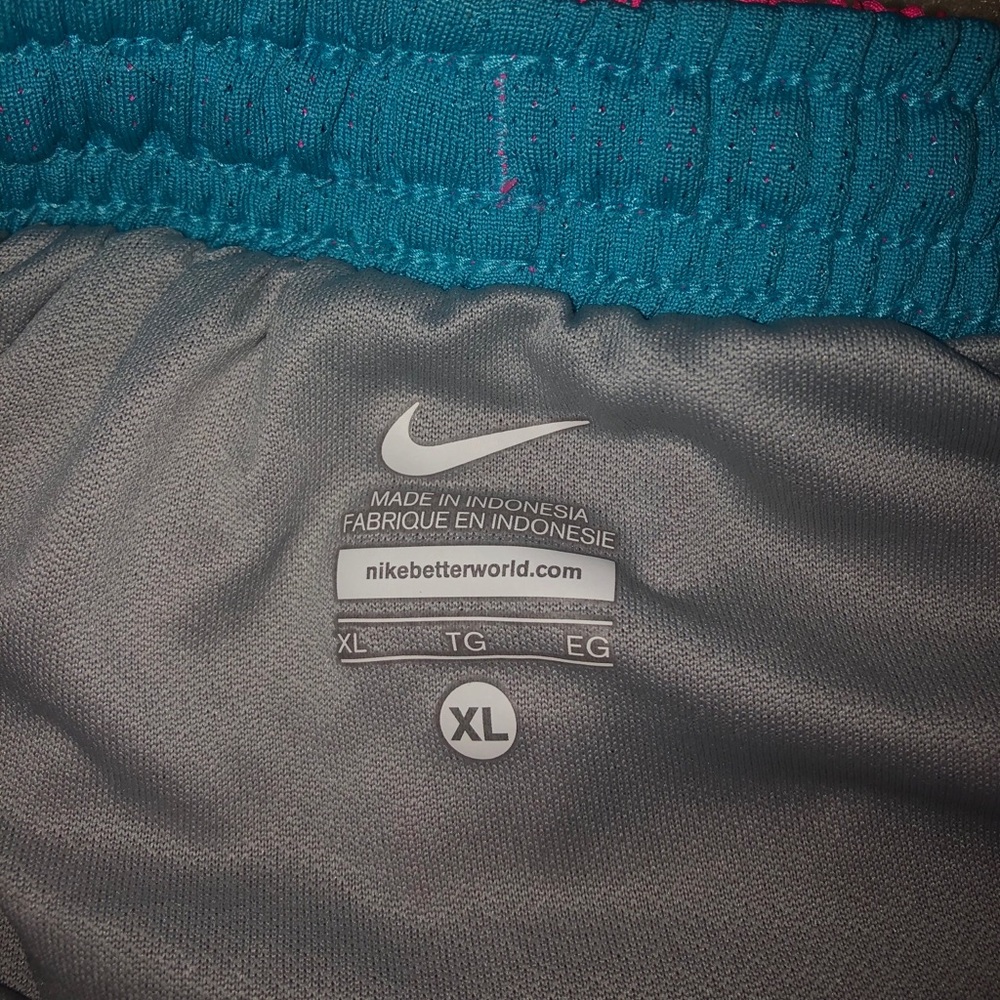 nike shorts, size XL (fits more like a s or m)